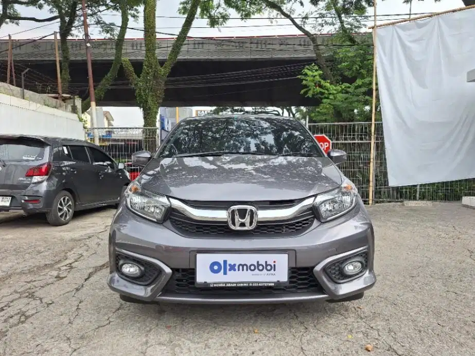 DP MURAH Honda Brio Satya 1.2 E Bensin-MT 2022 Abu-Abu CVDHD