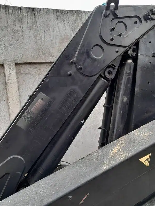 Dijual Crane Lipat Hiab Model 300 Kapasitas 12 Ton