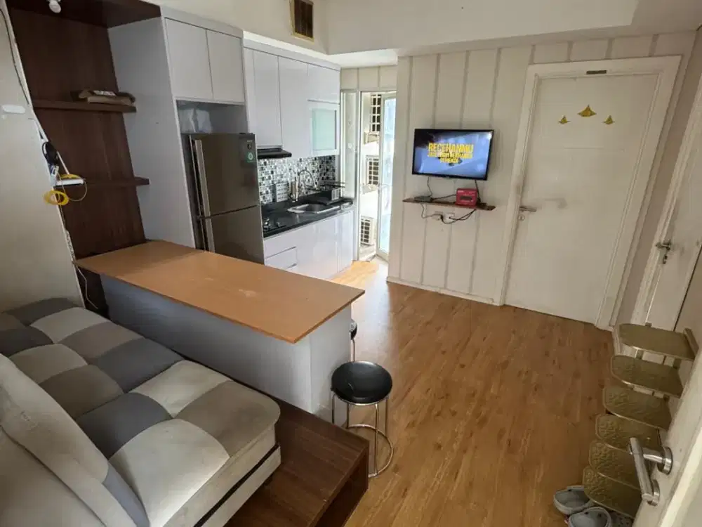 disewa apartemen green lake sunter,2BR fully furnished,view danau,hadap timur,AC 2 dan waterheater,best view