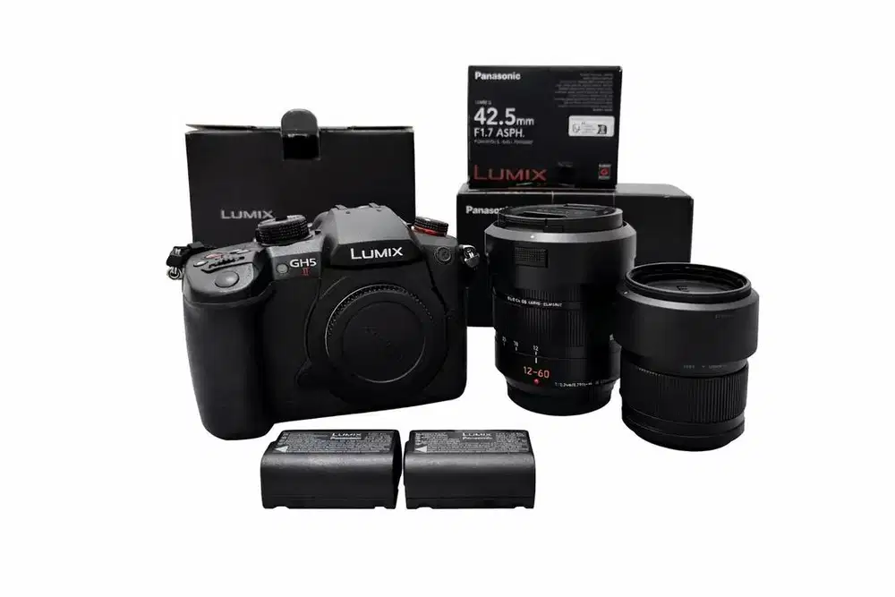 Dijual Kamera Panasonic Lumix DC-GH5 II Full Set Lensa