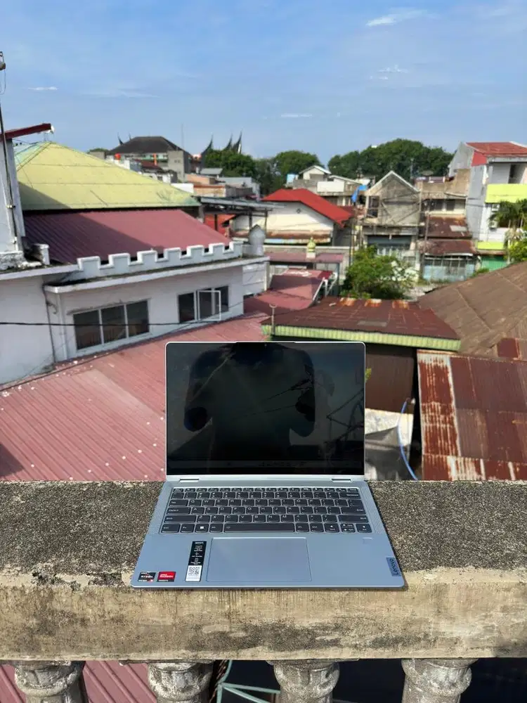 Lenovo  Flex 5 Ryzen 3-5300U Ram 8/512 GB layar sentuh