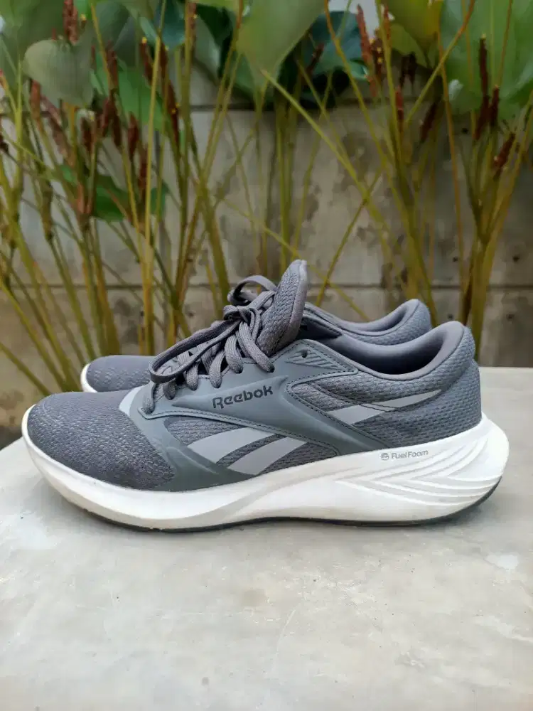 Sepatu Reebok Energen Tech 2 Original - Second - Ukuran EUR:42/27cm
