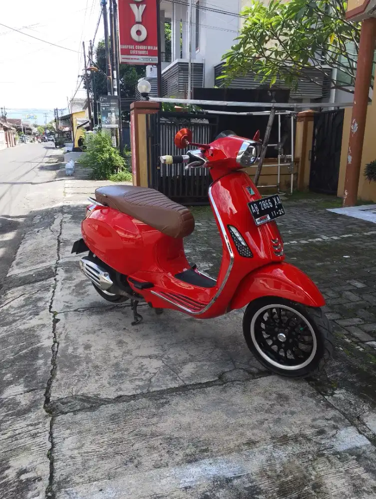 Vespa sprint ABS tahun 2021 AB warna favorit
