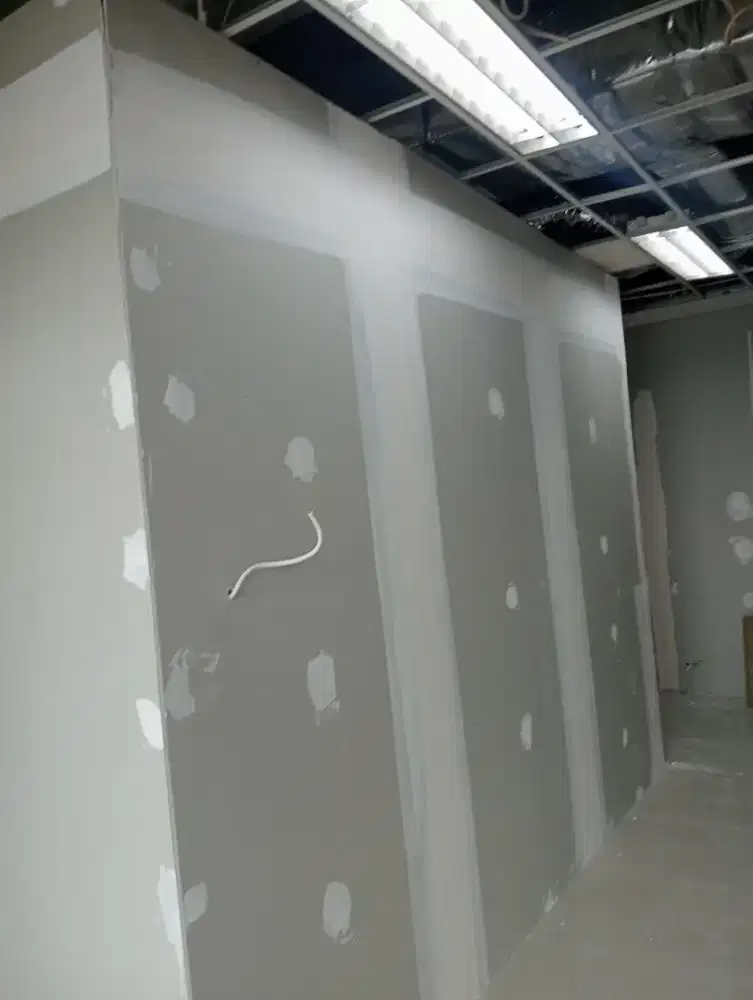 Jasa +bahan .gipsum .partisi .Lis molding