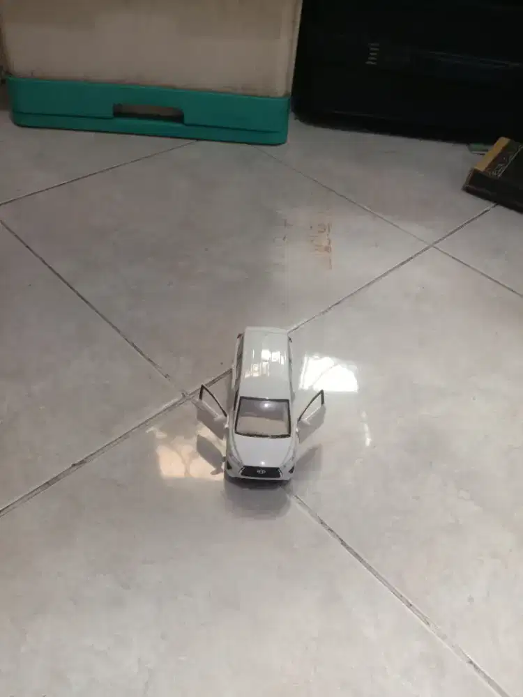 Miniatur diecast Toyota kijang Innova reborn