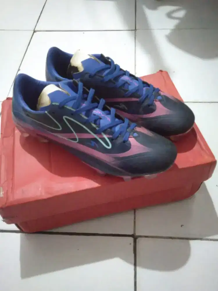 sepatu bola specs original size 38