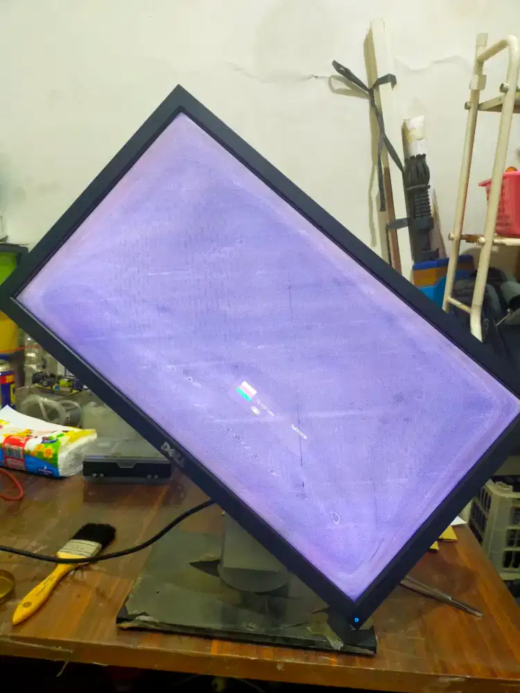 Monitor Dell 22in MINUS.