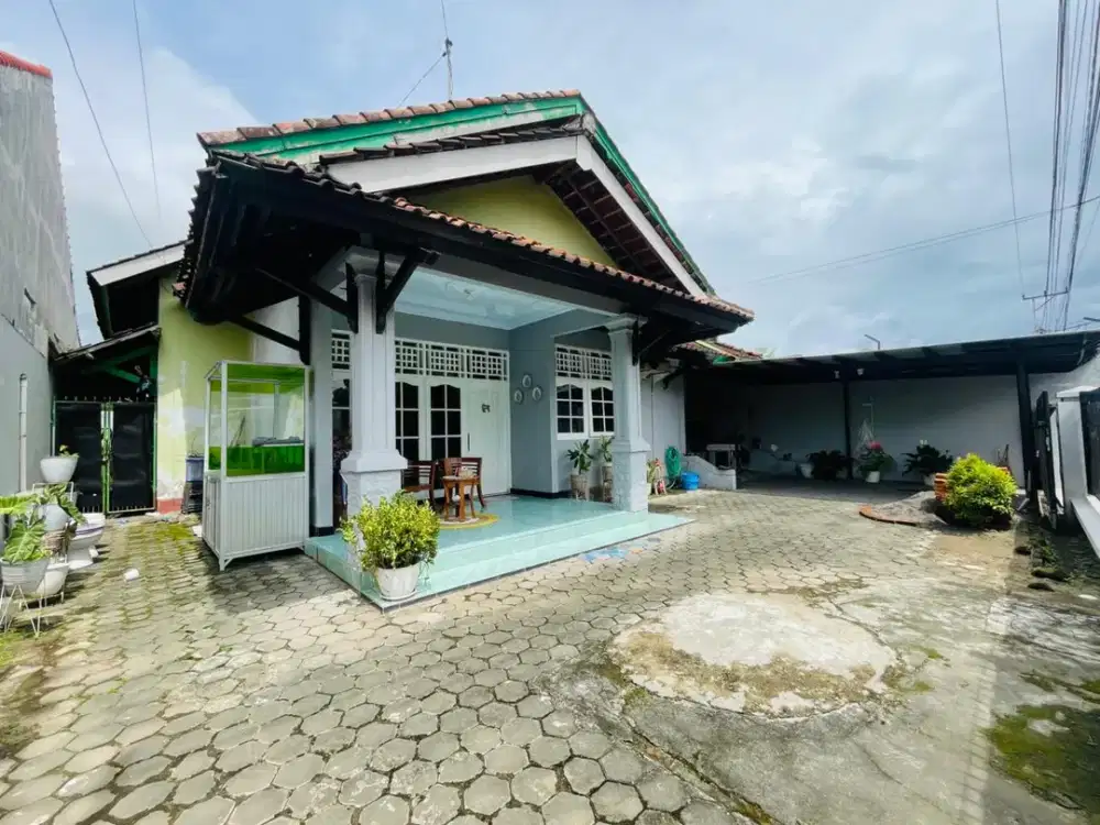 Rumah 3,5 are di Monjok dekat Polsek Selaparang