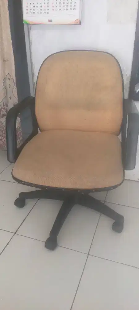 Kursi kursi kantor
