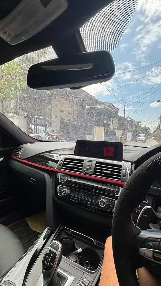 BMW 320i 2018 Bensin