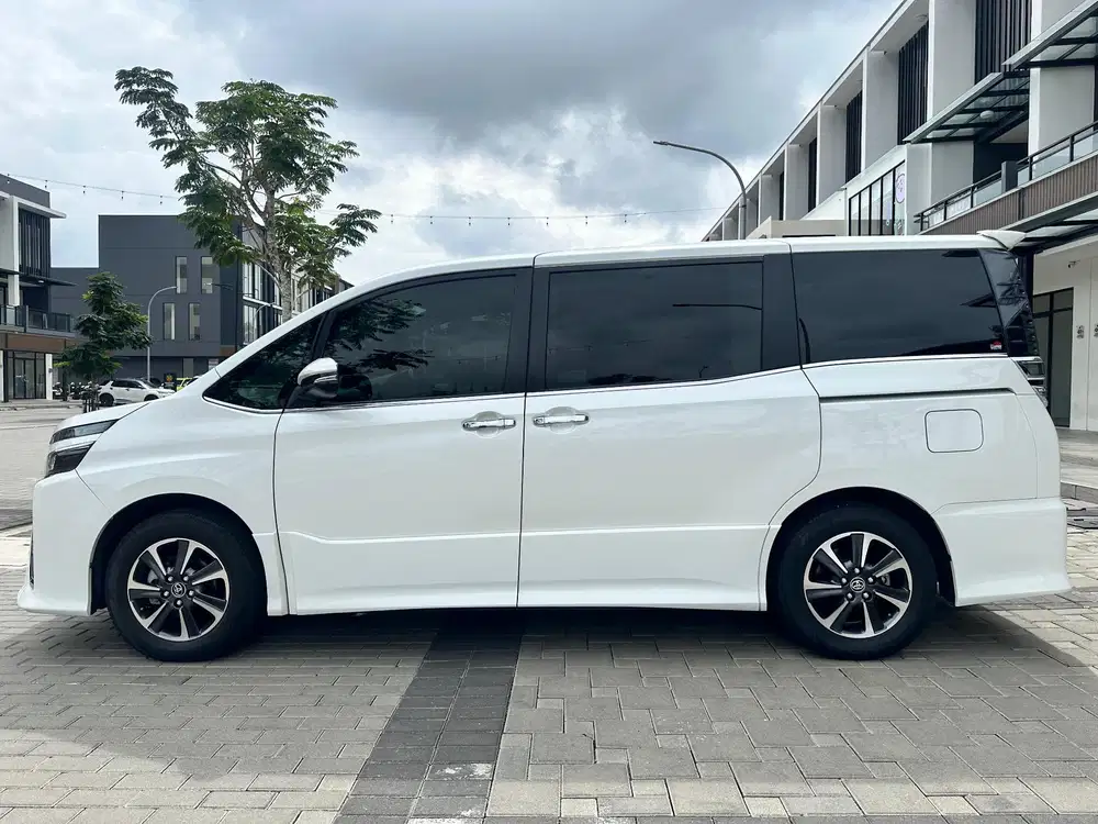 Toyota Voxy 2018 Bensin