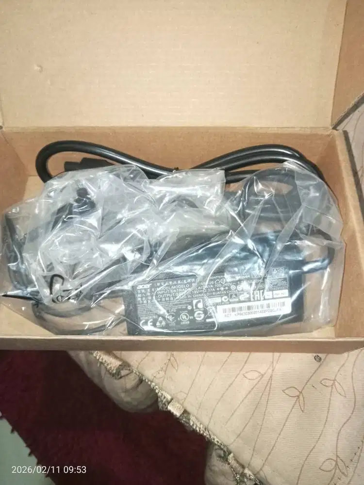 Charger Laptop Merek Acer Kondisi Baru Belum Terpakai