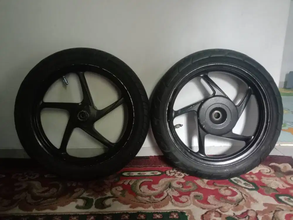 Ban Vario kzr sepasang