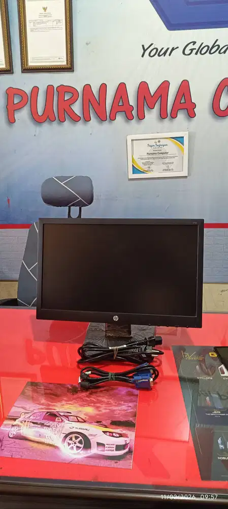 Second like New - Monitor PC HP 19 Inch lengkap kabel