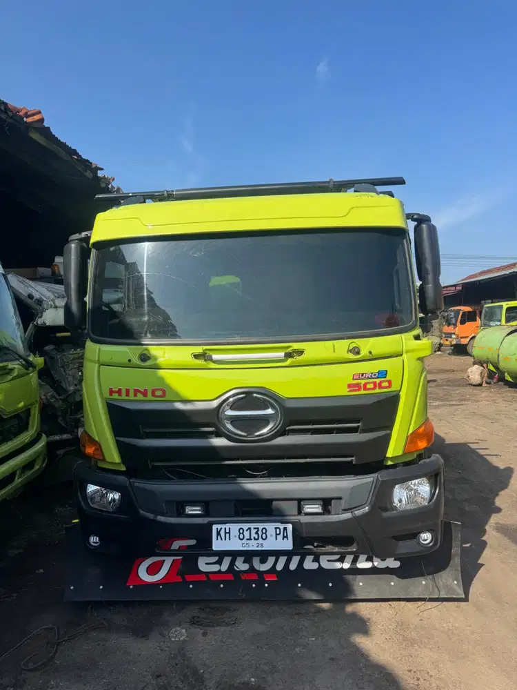 Hino JM 2015 hijau
