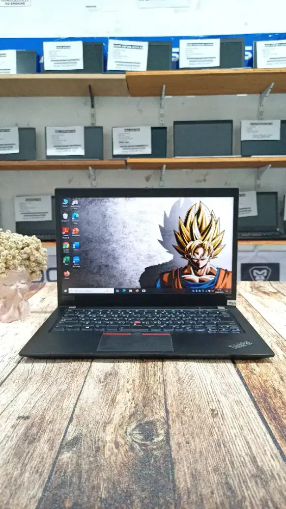 Laptop bekas Lenovo Thinkpad T490s,  intel Core i5-Gen8 Ram 8GB