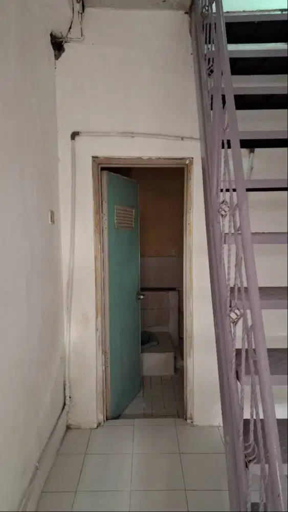 Dikontrakkan : Rumah 2 lantai Menoreh Timur, Sampangan