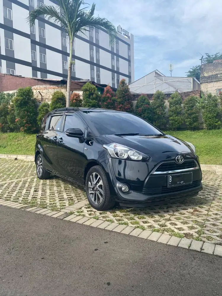 TOYOTA SIENTA TYPE V A/T 2016