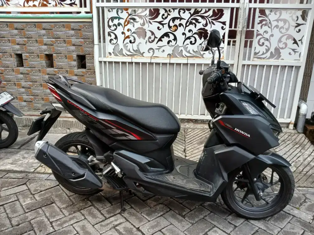 Vario 160 2024 km 23 rb plat w gresik istimewa siap pakai