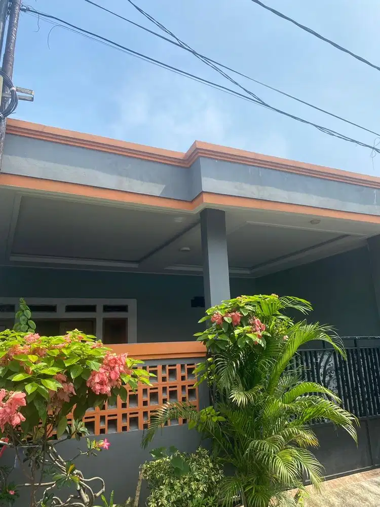 DIJUAL CEPAT Rumah 2 Unit Jadi 1  | Siap Huni
