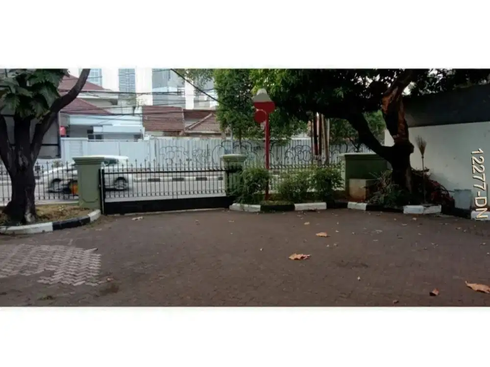 Dijual Cepat Rumah Cocok untuk dijadikan Kantor, Lokasi Strategis, Menteng - Jakarta Pusat