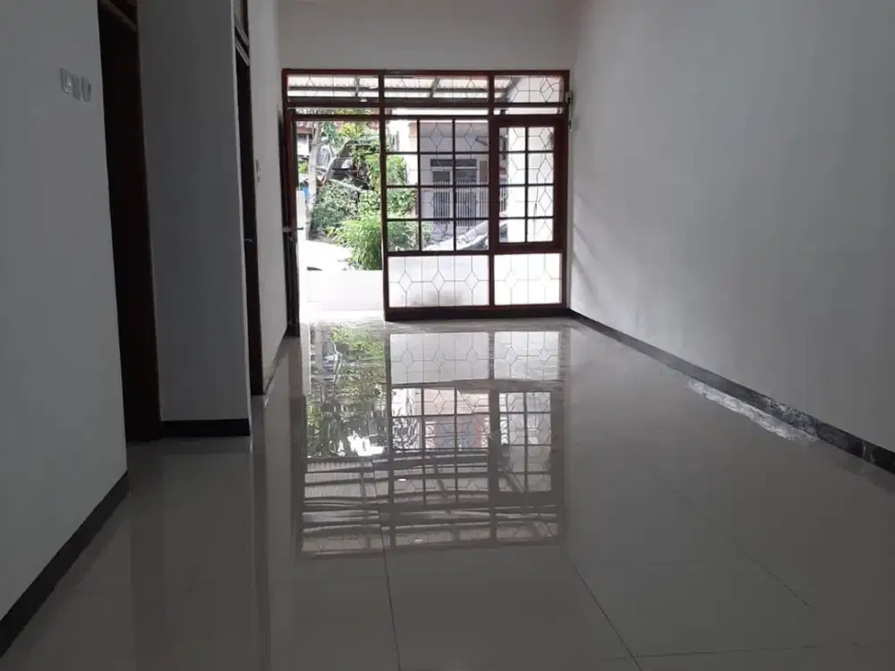 Dijual Rumah Minimalis 2 Lantai Siap Huni Lokasi di Taman Kopo Indah 2 Bandung