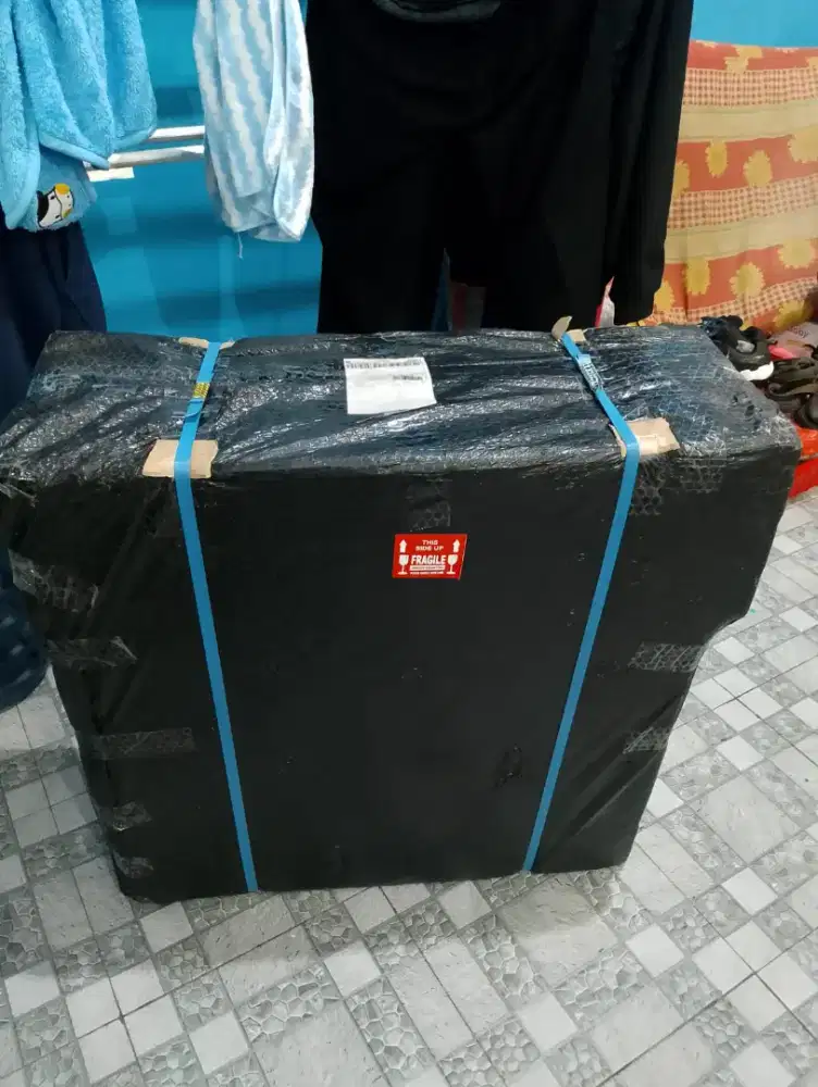 Dijual AC kondisi baru , AC POLYTRON 1 PK split R32 deluxe PACO9VH.