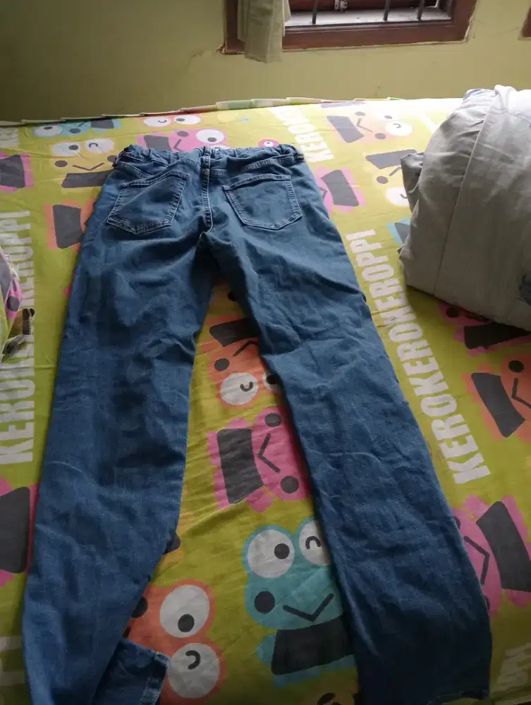 Celana Jeans Kecil Untuk Anak