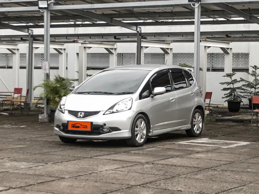 Honda Jazz RS Matic 2010 silver ganjil