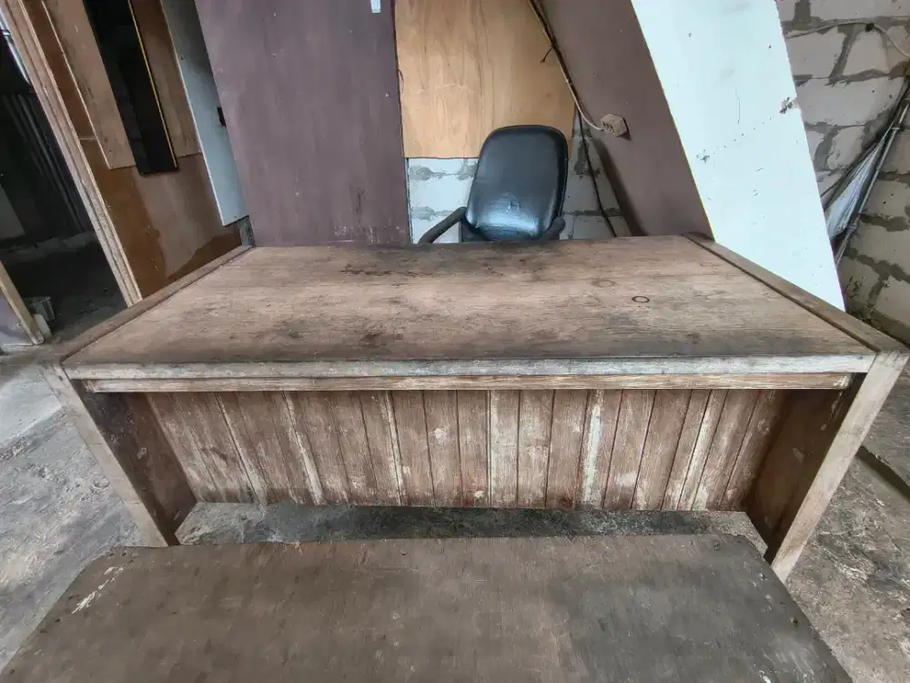 MEJA KAYU KANTOR