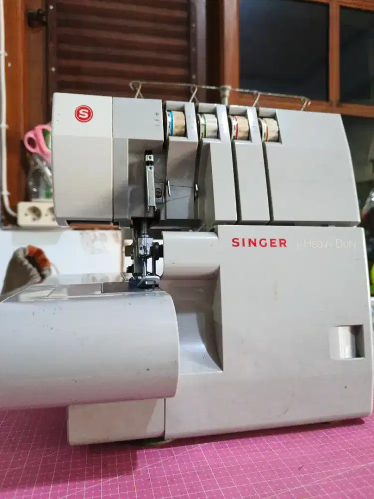 Mesin Obras Portable Singer 14HD854