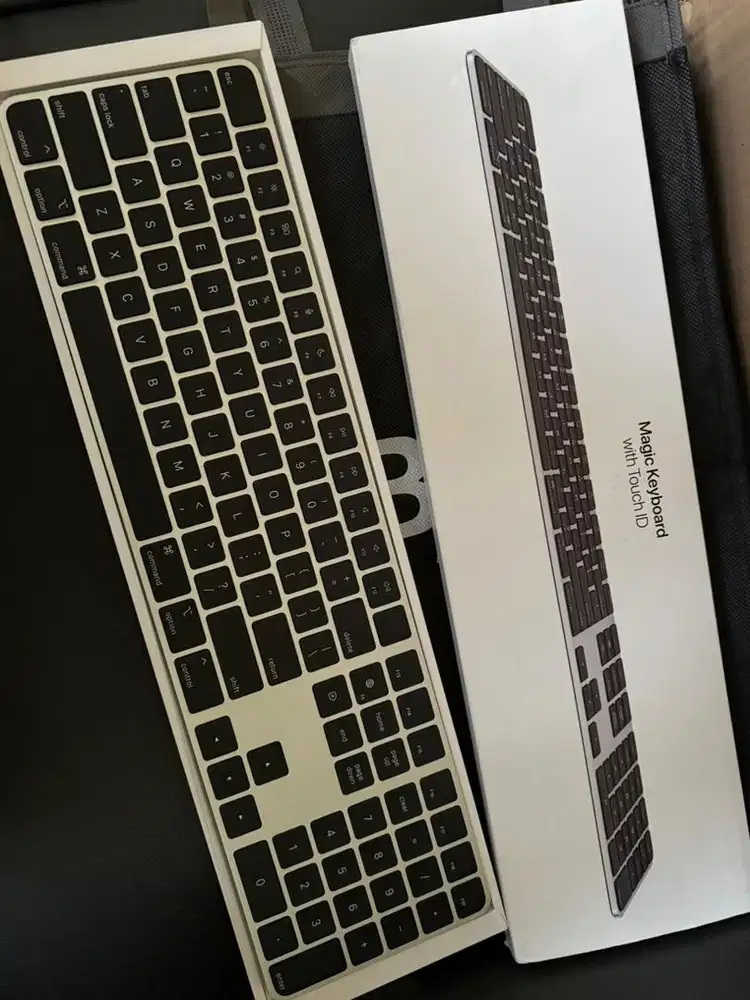 Apple Magic Keyboard with Touch ID & Numeric (USB-C)
