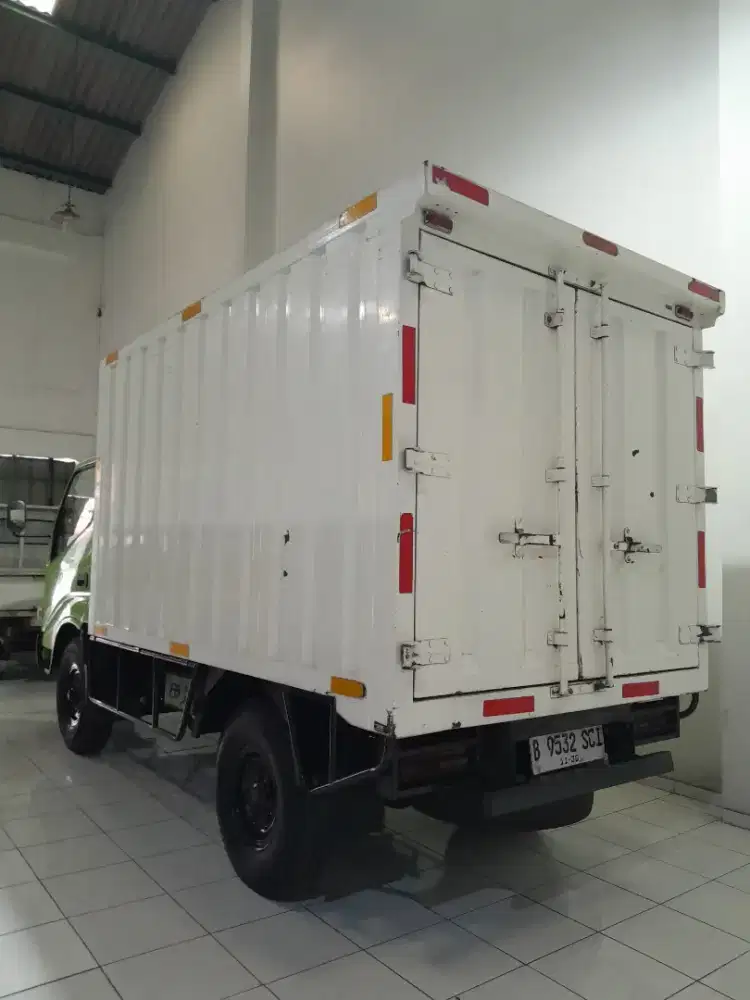 Hino Dutro 110 SD Box