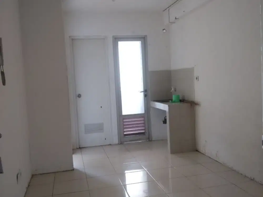 Disewakan KOSONGAN apartemen grand emerald type 2kamar lantai 19