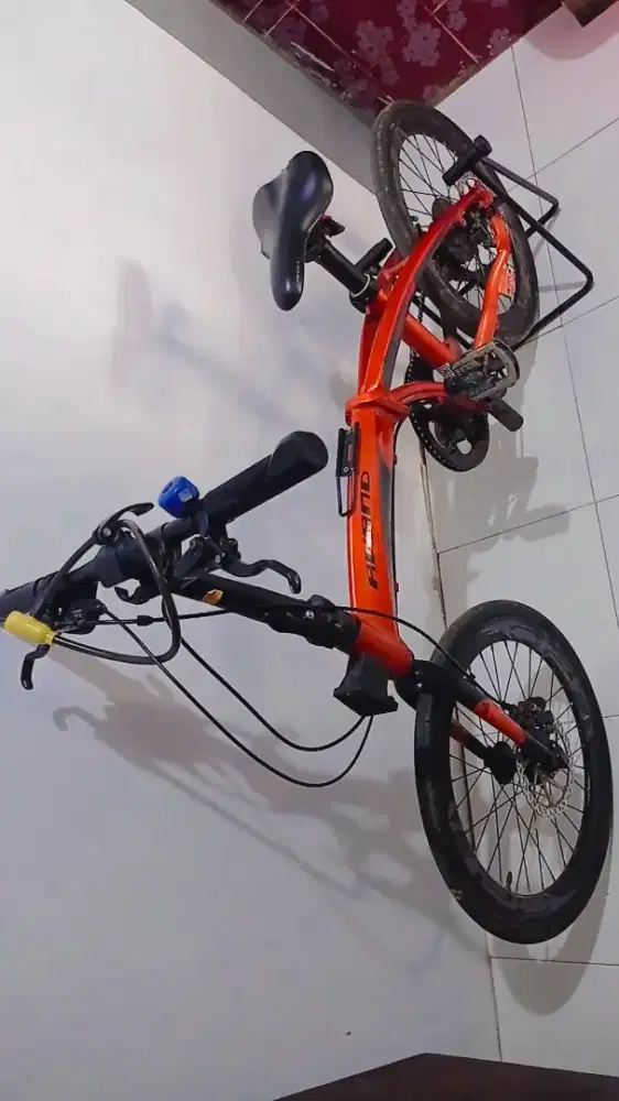 Sepeda lipat Avand MerahBata