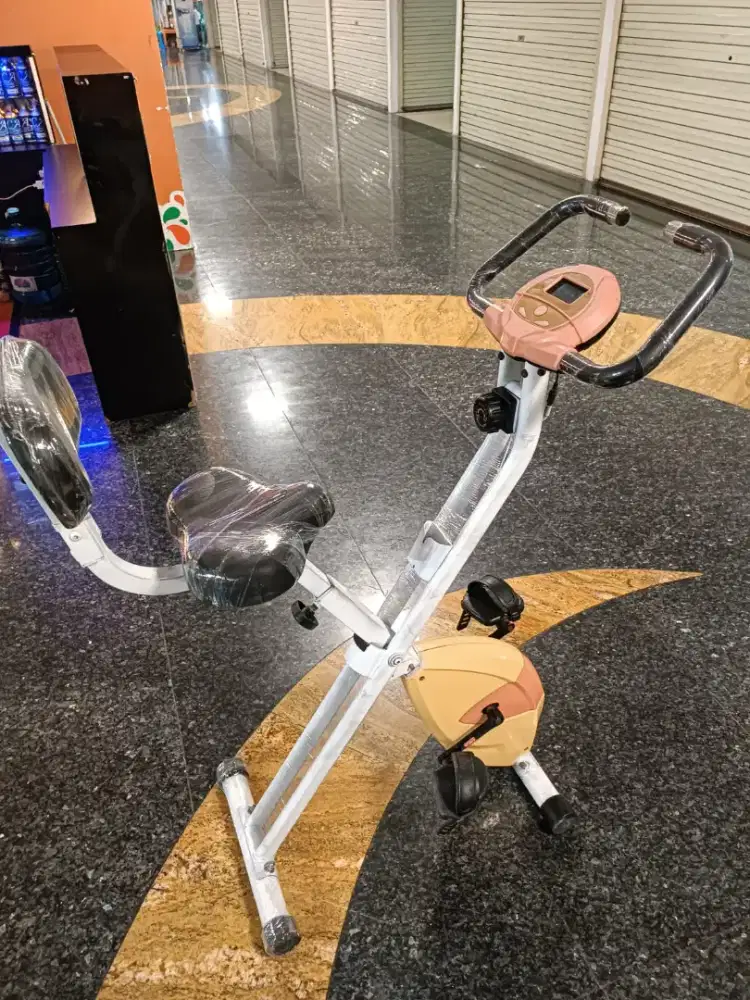 Sepeda statis jumbo bekas display toko