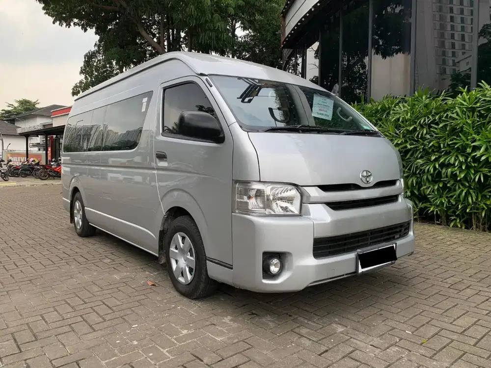 TOYOTA HIACE COMMUTER LUXURY INTERIOR BY BAZE 2019 MT SILVER