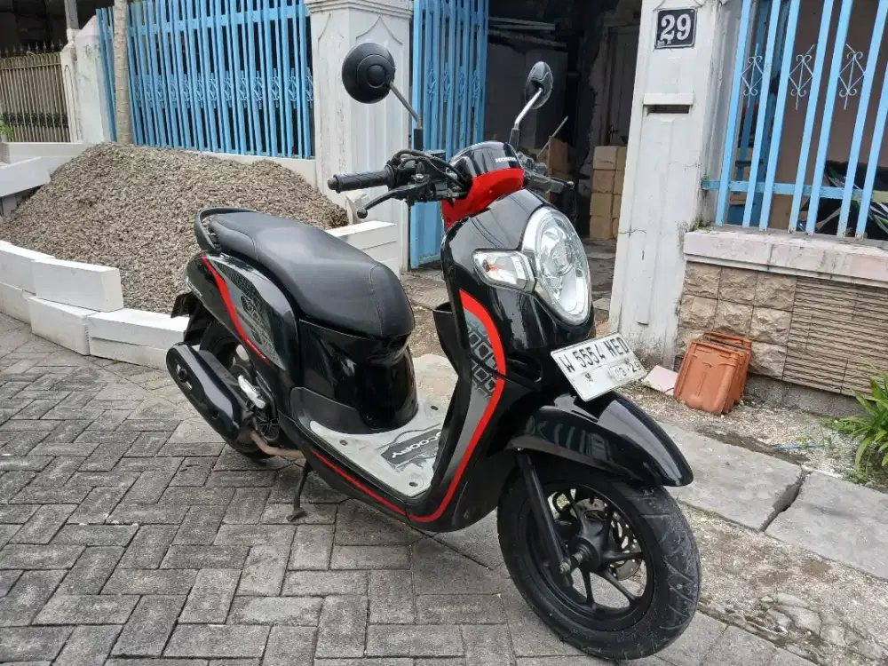 Scoopy 2019 plat w sda kondisi sgt bagus