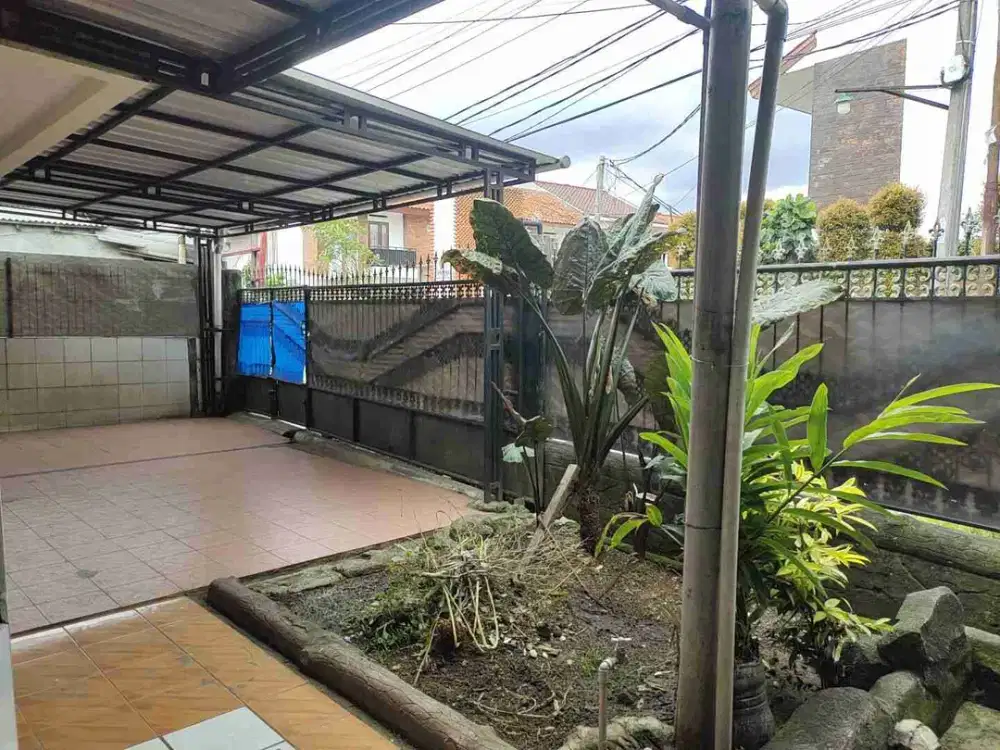 DISEWAKAN RUMAH STRATEGIS, PINGGIR JALAN RAYA CIMANGGIS PEKAPURAN. DEPAN KOMPLEK CGR 1 , CIMANGGIS TAPOS DEPOK