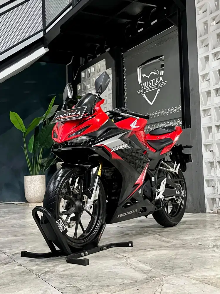HONDA CBR150 ABS 2022 - Chintia Mustika