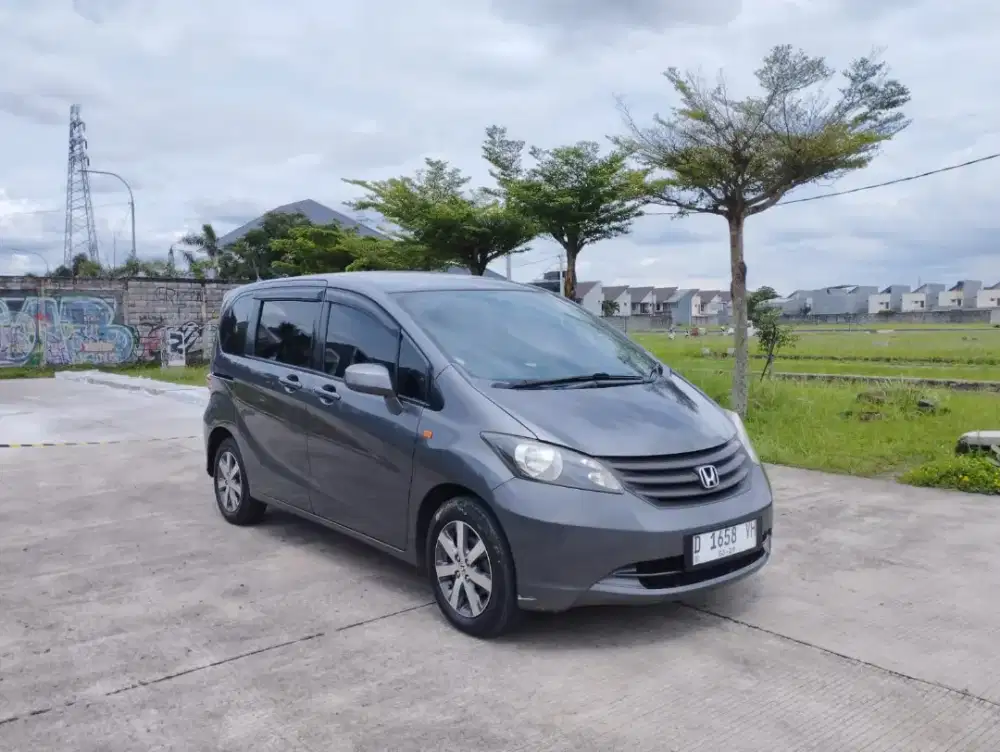 Dp 5 jt Honda Freed SD AT 2010