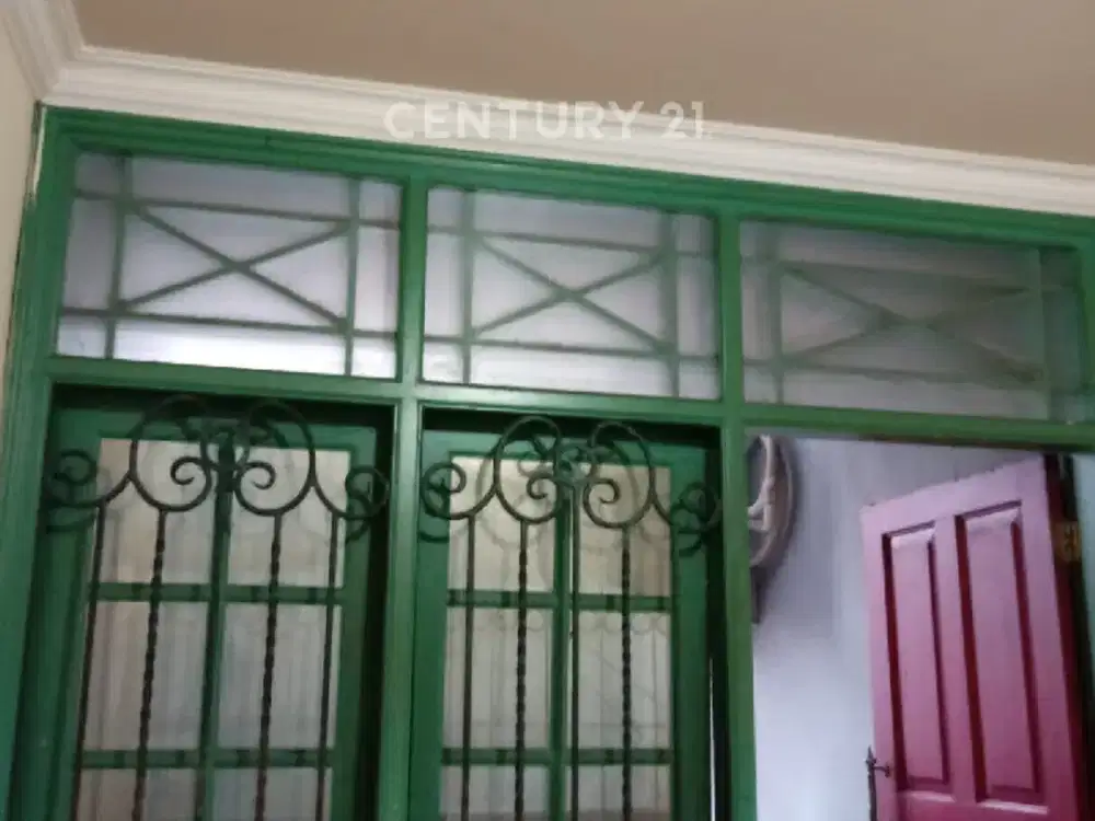 Rumah Klasik Di Area Strategis Tanjung Duren