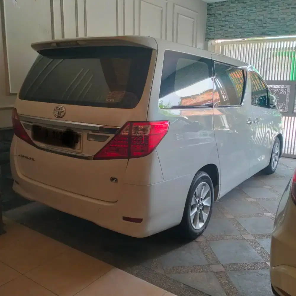 toyota alphard 2014