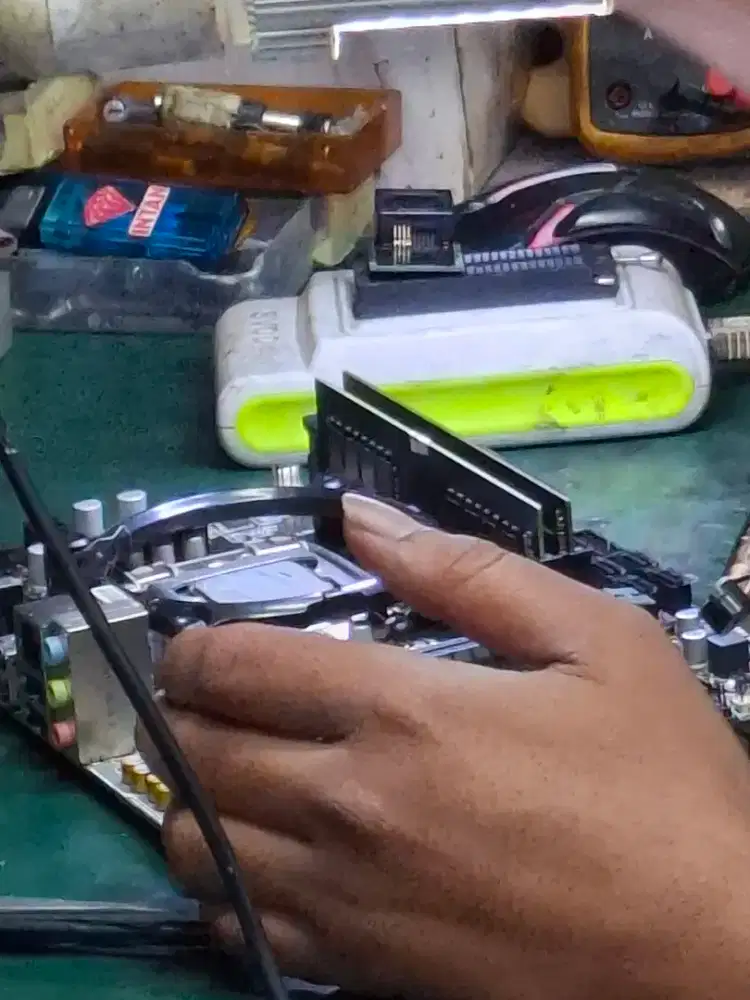 Service laptop bintaro