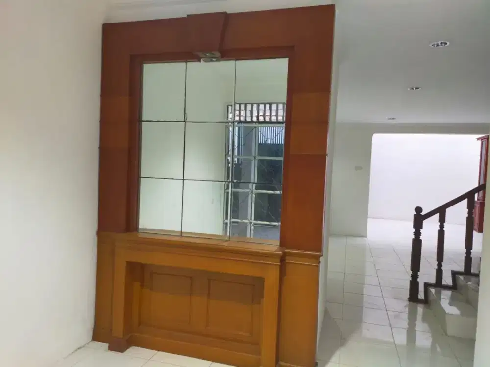 Disewakan Rumah di Permata Buana Luas 9X20m2 Full Furnished