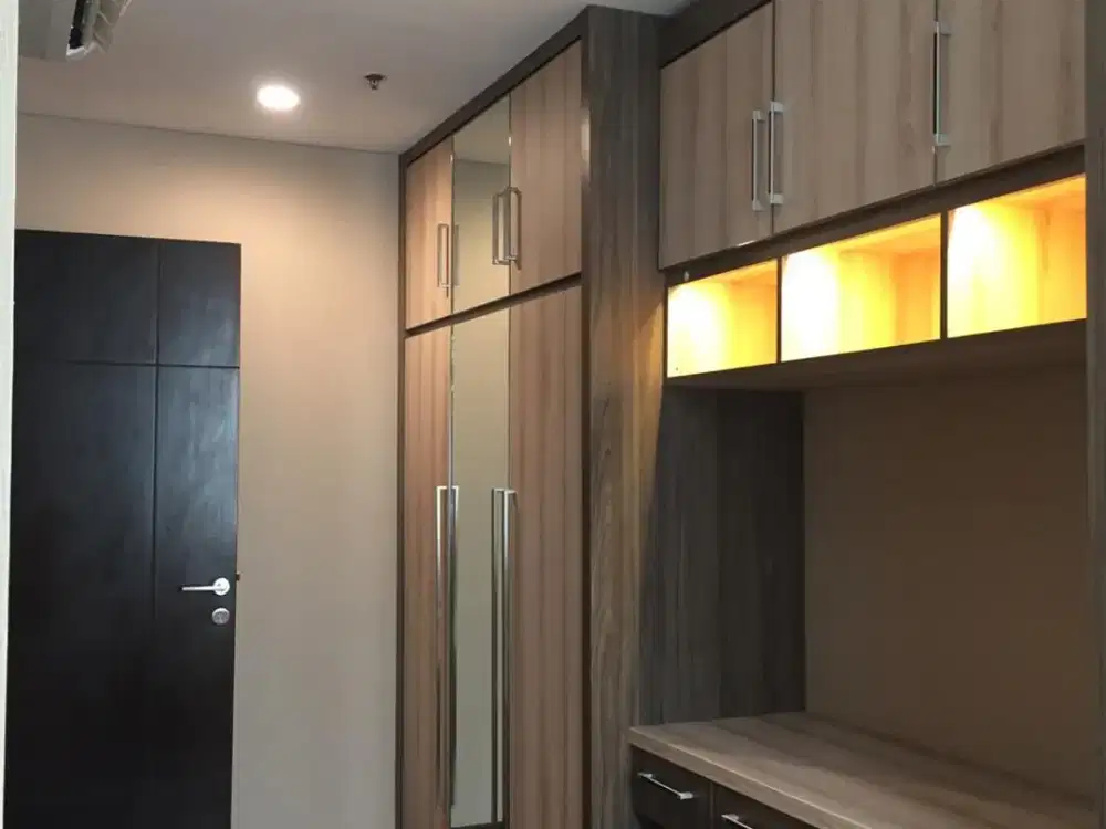 Dijual Apartment Galery West Akr Luas 96M2 Harga bisa Nego