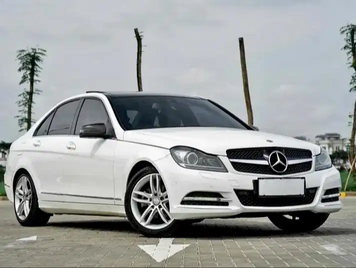 Mercedes benz C300 amg 2013 odo 42