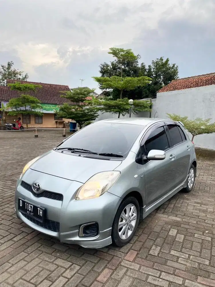 Yaris E manual 2012 km 90rb