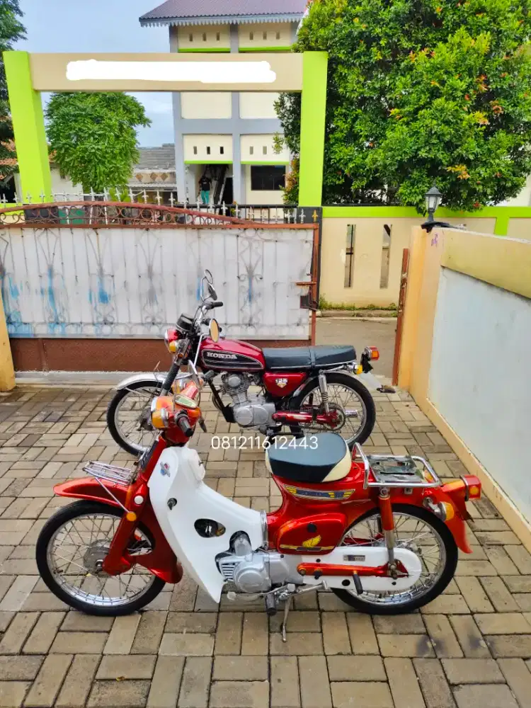 Honda CB 125 SE dan 2 unit Honda C70