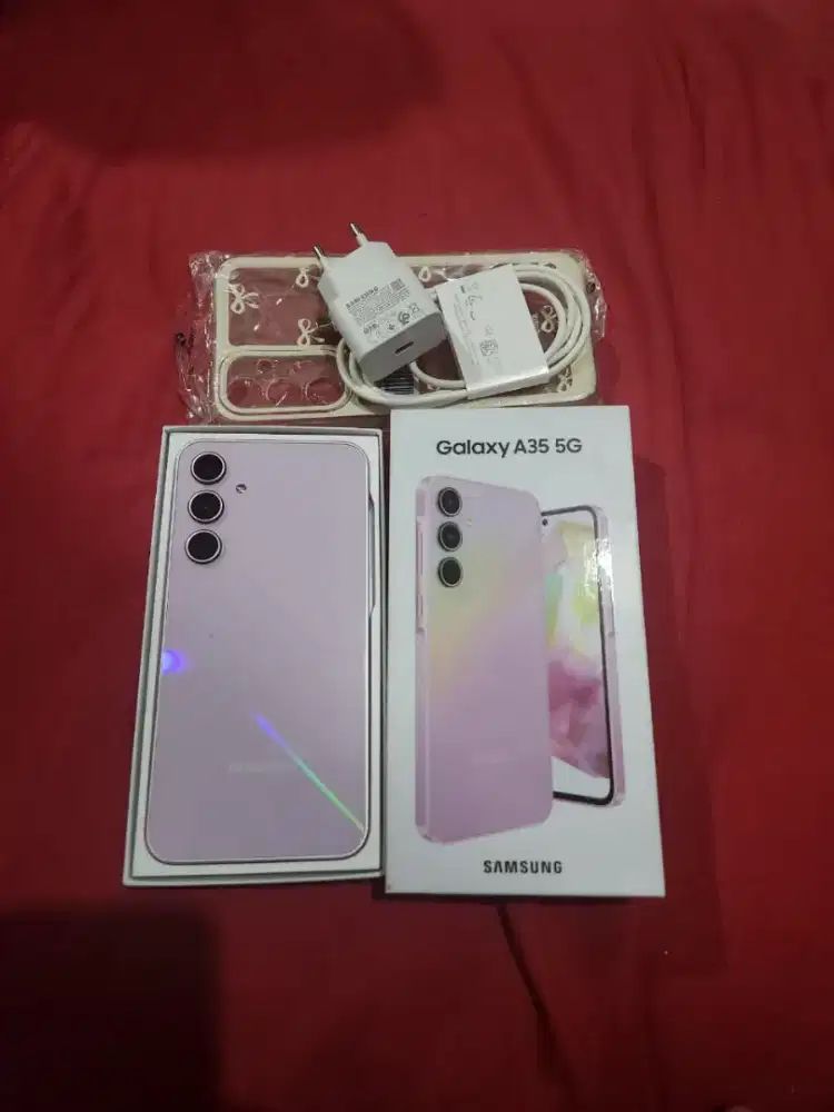 Jual hp bekas samsung A35 5g 8/256 lilac likenew bonus ADAPTOR